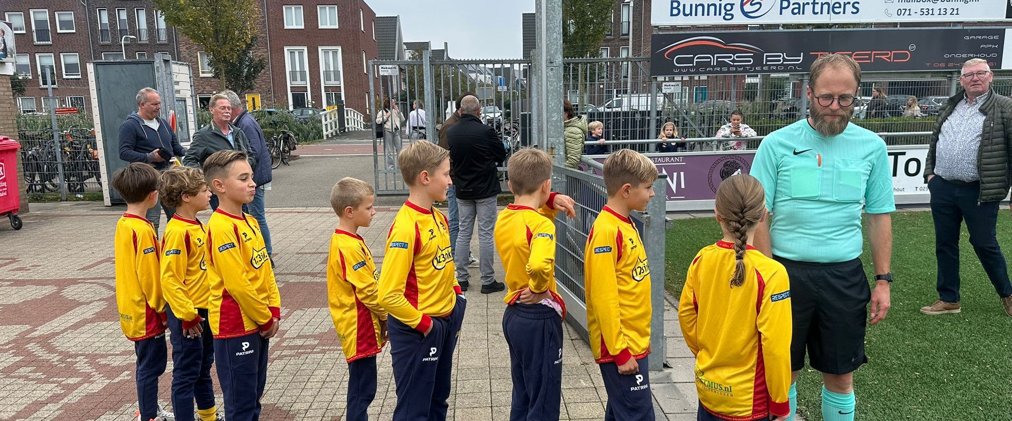 Jeugdteam van Valken '68 klaar voor de wedstrijd