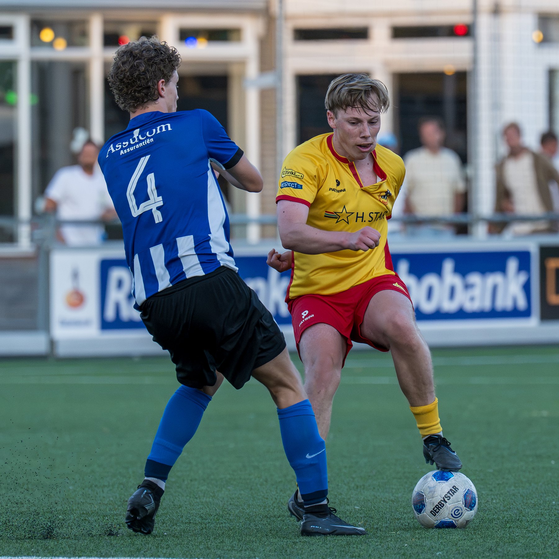 Lars Wietsma tijdens Valken ’68 tegen Jong Quick Boys